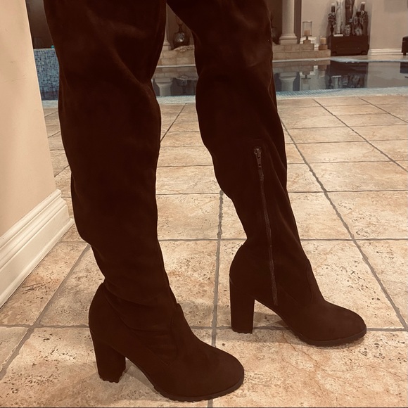 BROWN SUEDE TALL LEILA STONE BRAND NEW BOOTS. Inside side zipper! - Picture 12 of 13